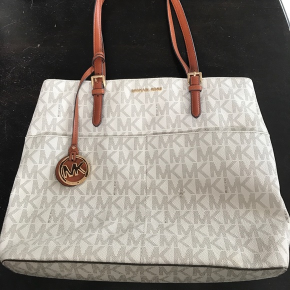 Michael Kors Handbags - Michael Kors Purse